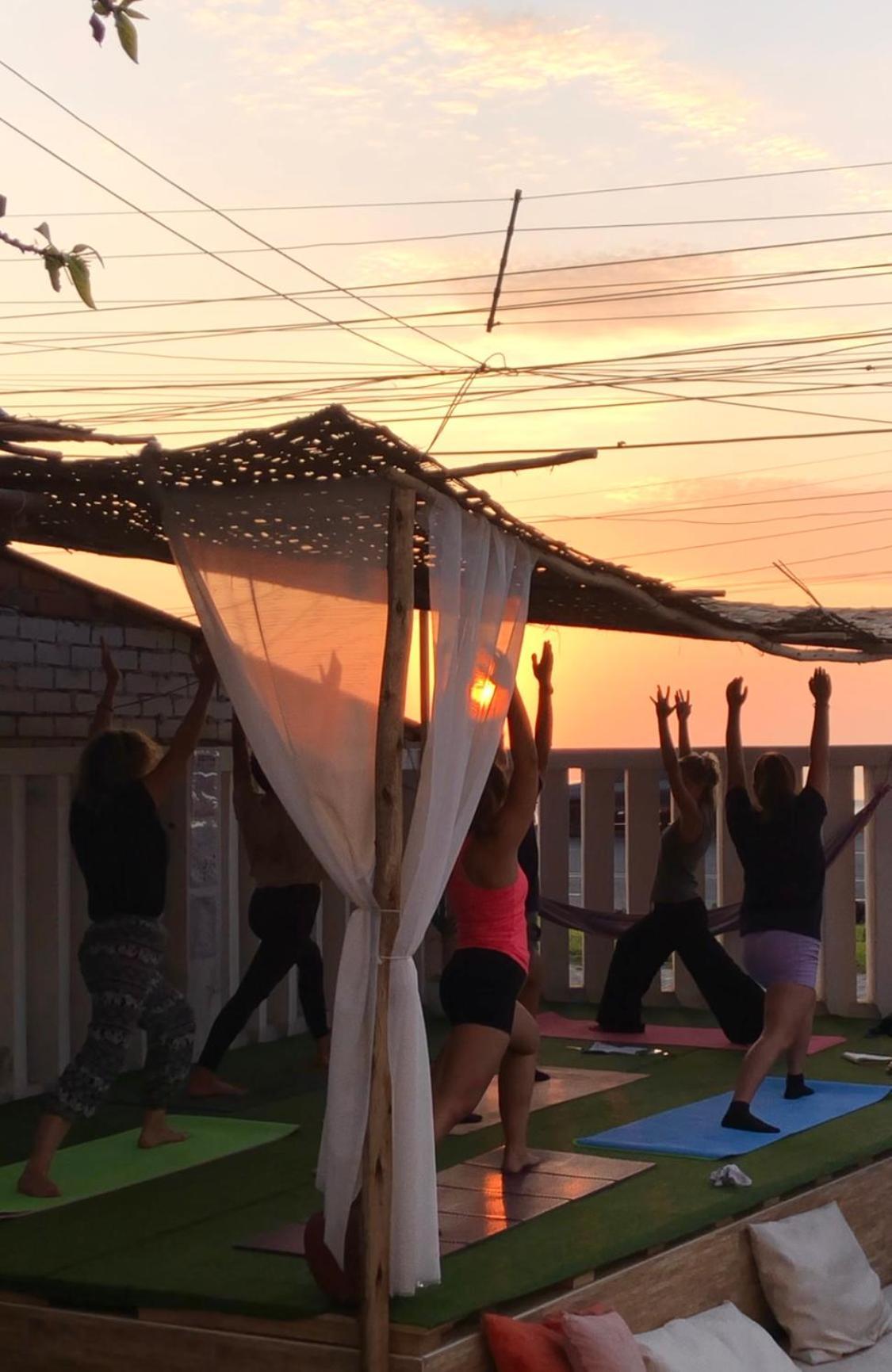 Pointbreak Surf Camp Hostel Хуанчако Екстериор снимка